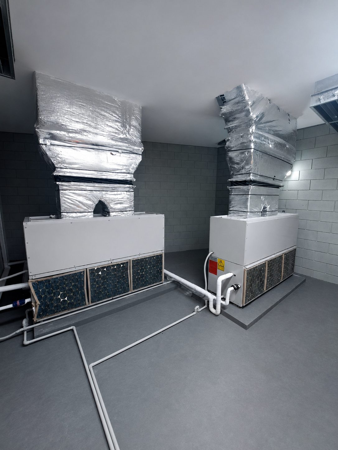 Central de água gelada em obra executada pela Planear Engenharia